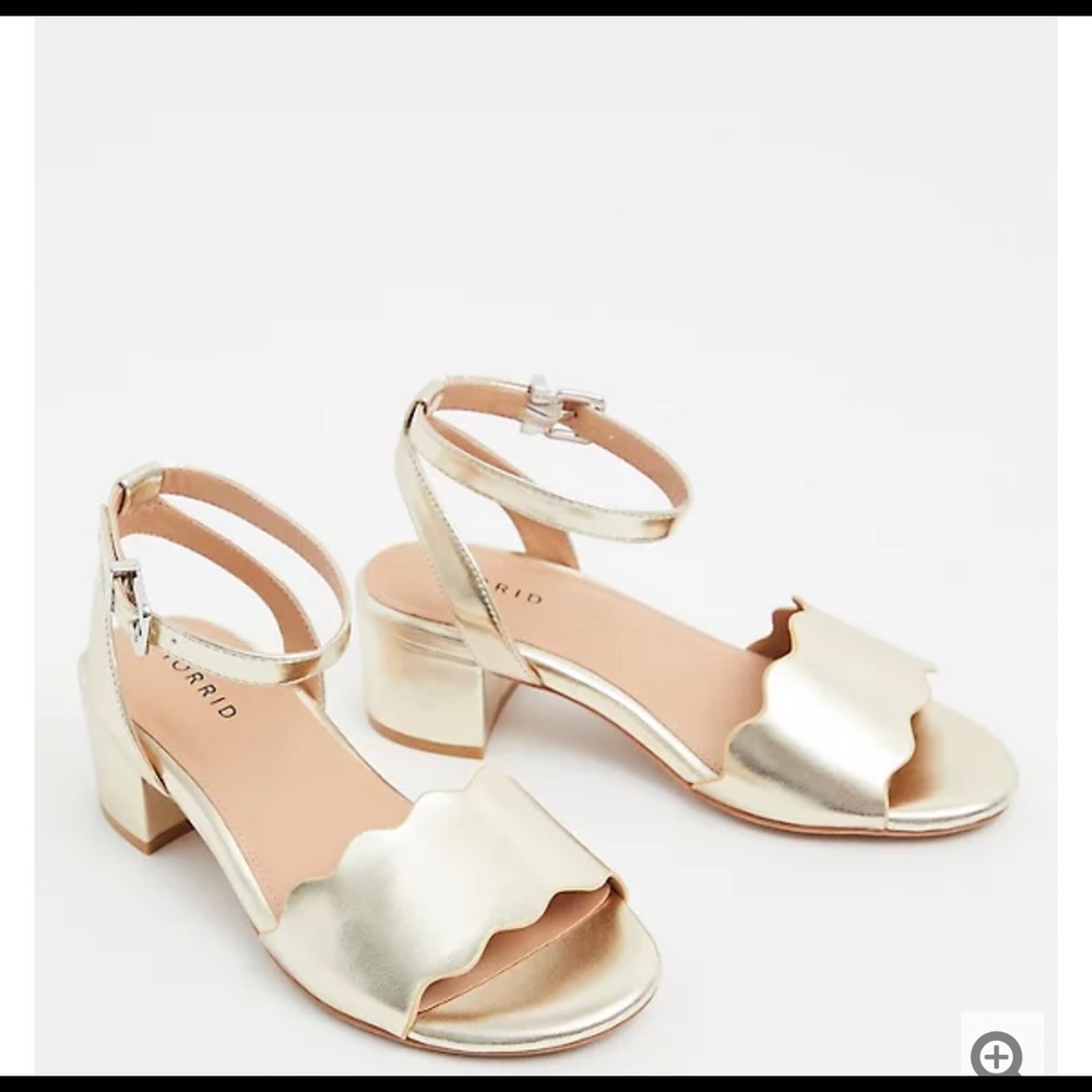 TORRID GOLD FAUX LEATHER SCALLOPED LOW BLOCK HEEL